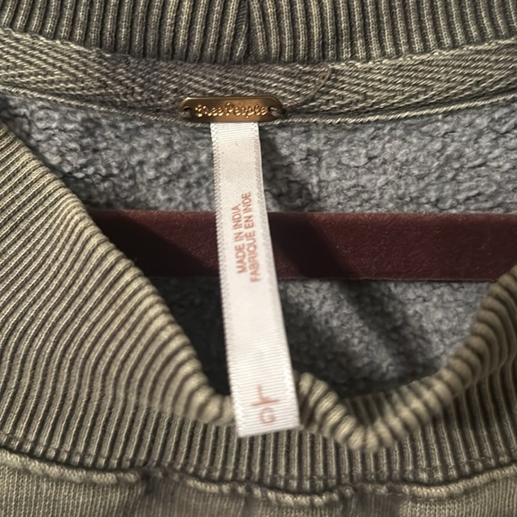 Olive green oversizeded sweater Free People size large - Picture 2 of 11